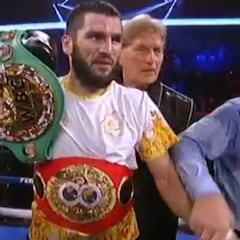 Beterbiev, rey del semipesado: noquea a Gvozdyk en 10 asaltos