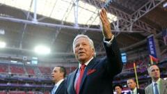 El propietario de los New England Patriots, Robert Kraft, es un paisano.