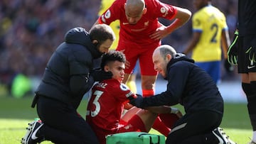 BRIGHTON, ENGLAND - MARCH 12: Luis Diaz of Liverpool is treated for a head injury during the Premier League match between Brighton & Hove Albion and Liverpool at American Express Community Stadium on March 12, 2022 in Brighton, United Kingdom. (Photo by Charlotte Wilson/Offside/Offside via Getty Images)