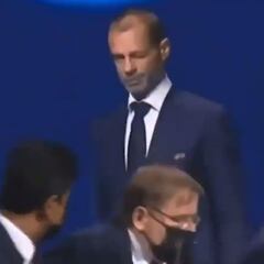 El gesto de Ceferin al presidente del PSG que suma millones de visitas con el hashtag #CeferinOut