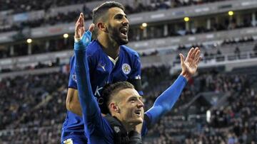 Jamie Vardy y Riyad Mahrez, las estrellas del Leicester City, líder de la Premier League.