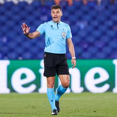 Gil Manzano, así es el árbitro del clásico Barcelona - Real Madrid