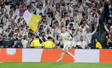 3-0. Franco Mastantuono celebra el tercer gol.