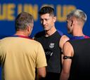 Lewandowski avanza; Olmo y Joan ya pisan césped