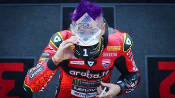 Bautista se pone morado