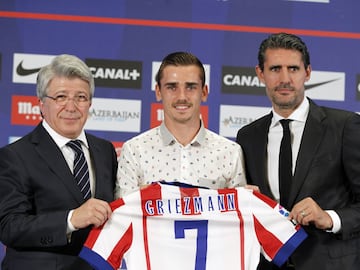 El 31 de julio de 2014 Griezmann es presentado como nuevo jugador del Atlético de Madrid

