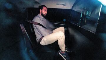 VALENCIA, 04/09/2024.-El supuesto cómplice del futbolista del Valencia CF Rafa Mir, autor de un delito de agresión sexual, es trasladado en un coche de la Guardia Civil para pasar a disposición judicial este miércoles en Valencia. EFE/Biel Aliño