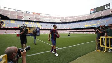 El Camp Nou tendr¨¢ casi 30.000 espectadores en el estreno de LaLiga