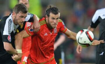 Gareth Bale con Nicolas Lombaerts.