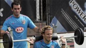 Prensa turca: Cerezo viene a vender a Forlán al Besiktas