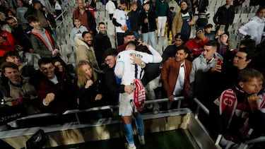 Soccer Football - LaLiga - FC Barcelona v Girona - Estadi Olimpic Lluis Companys, Barcelona, Spain - December 10, 2023 Girona's Valery Fernandez celebrates with fans after the match REUTERS/Albert Gea