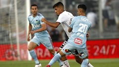 Futbol, Colo Colo vs O&#039;Higgins.
 Cuarta fecha, campeonato nacional 2018
 El jugador de Colo Colo Nicolas Orellana, izquierda , juega el bal&Atilde;&sup3;n contra O&#039;Higgins durante el partido de primera division en el estadio Monumental.
 Santiag