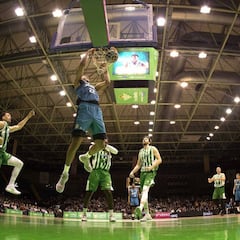 Paseo del Madrid y rodaje para Tavares: 15 rebotes y 4 tapones