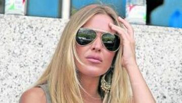 <b>¡Te queremos, Alicante!</b> Por miles de cosas y por ella, claro. La vimos en el Alicante-Zaragoza, que acabó mal para los de casa, y tampoco el Hércules se salió con la suya en Huesca. Por cierto: desde ayer, los del Zaragoza vuelven a querer a los oscenses... Mal 'finde' alicantino, pero vendrán mejores. ¿Verdad, chata?