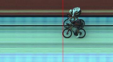 La foto finish entre Kwiatkowski y Cosnefroy