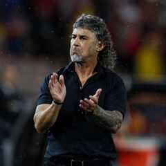 Leonel Álvarez estaría cerca de ser el nuevo entrenador de Santa Fe