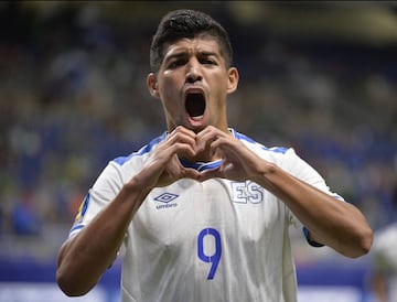 Bonilla marcó dos goles en la fase de grupos para El Salvador y el más importante fue el tanto que marcó ante Jamaica.