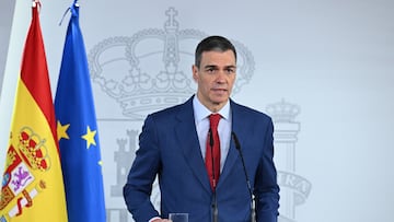 El presidente del Gobierno, Pedro Sánchez, realiza una declaración institucional para valorar los últimos acontecimientos internacionales, en el Palacio de la Moncloa, a 4 de marzo de 2026, en Madrid (España). Sánchez ha asegurado que la posición de España en el conflicto de Estados Unidos e Israel contra Irán es "No a la guerra" y asegura que no teme "represalias" por mantener esta postura, además ha comparado este conflicto con la guerra de Irak iniciada en 2003 por Estados Unidos y ha alertado de las consecuencias negativas que trajo para la vida de los ciudadanos.
04 MARZO 2026
Pool Moncloa/Borja Puig de la Bellacasa
04/03/2026