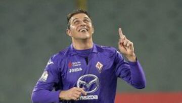 El jugador de Fiorentina Joaquin celebra después de anotar el 1-0 ante
el Chievo Verona hoy, miércoles 8 de enero de 2014, durante un partido de la Copa Italiana en el estadio Artemio Franchi en Florencia (Italia).