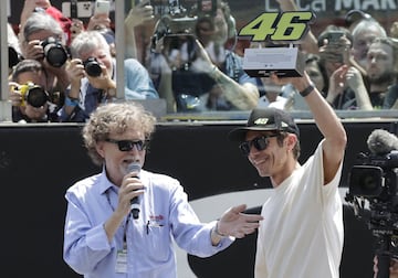 Homenaje al expiloto italiano Valentino Rossi en el Autódromo Internacional del Mugello.