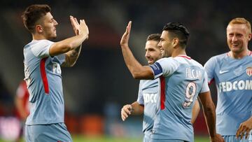 Soccer Football - Ligue 1 - LOSC Lille vs AS Monaco - Stade Pierre-Mauroy, Lille, France - September 22, 2017 Monaco's Radamel Falcao celebrates scoring their third goal with team mates REUTERS/Pascal Rossignol