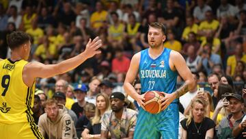 Luka Doncic, base de Eslovenia, ante Suecia.