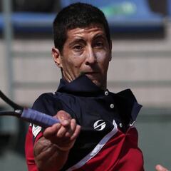 Hans Podlipnik logra histórico triunfo y avanza en Wimbledon