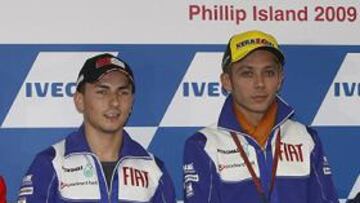 <b>PREPARADOS. </b>Los cuatro fantásticos de MotoGP posaron así ayer en Phillip Island, con la preocupación del mal tiempo que puede castigarles sobre todo hoy y mañana.