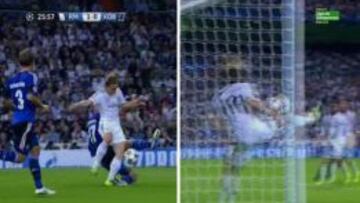Modric reclamó un penalti y él pudo cometer otro por mano