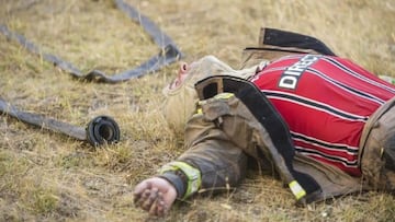 La foto del bombero hincha de Colo Colo que inspira a Salas