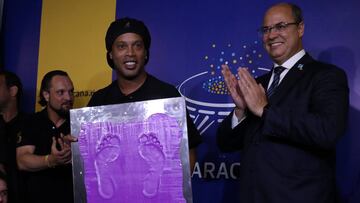 Ronaldinho entra en el paseo de la fama de Maracaná
