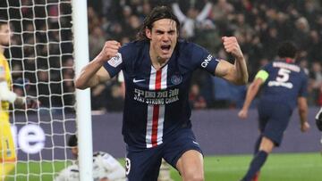 Cavani celebra un gol con el PSG.