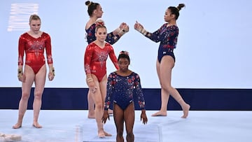USA's Simone Biles prepares to compete in the artistic gymnastics vault event of the women's qualification during the Tokyo 2020 Olympic Games at the Ariake Gymnastics Centre in Tokyo on July 25, 2021. (Photo by Lionel BONAVENTURE / AFP)