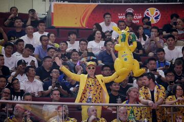 Aficionados australianos animando a su selección. 