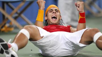 Rafa Nadal venció en Pekín 2008 al chileno Fernando González y puso fin a una racha de seis derrotas consecutivas españolas en el tenis olímpico.