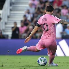 El golazo de Messi de tire libre que le confirma como el mejor lanzador de la historia