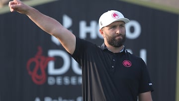 Dubai (United Arab Emirates), 17/01/2025.- Jon Rahm of Spain gestures during the second round of the Hero Dubai Desert Classic 2024 Golf tournament in Dubai, United Arab Emirates, 17 January 2025. (España, Emiratos Árabes Unidos) EFE/EPA/ALI HAIDER