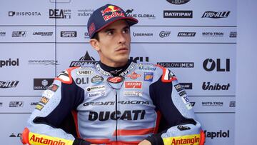 Marc M¨¢rquez, en el box de Gresini en Motegi.