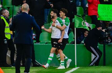 Andrs celebra un gol con el Racing