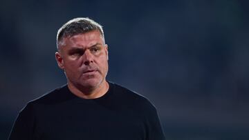 Mauro Gerk head coach of Queretaro during the 16th round match between Pumas UNAM and Queretaro as part of the Liga BBVA MX, Torneo Apertura 2024 at Olimpico Universitario Stadium on November 05, 2024 in Mexico City, Mexico.