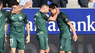 El delantero japon&eacute;s del Huesca, Okazaki, durante un partido.