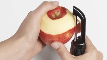 Este pelador giratorio suma 80.000 valoraciones en Amazon y cuesta menos de 9 euros