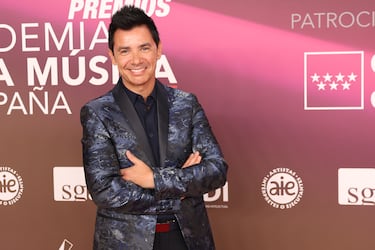 David Civera  posando en la alfombra roja de los Premios de la Academia de la Música de España.
