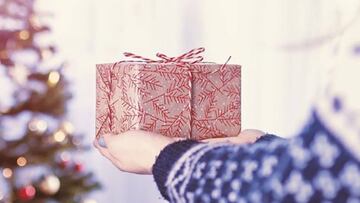 Cómo envolver regalos de manera sencila: los 6 trucos que debes usar esta Navidad