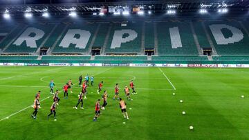 El Villarreal se entren&oacute; anoche en el estadio donde jugar&aacute; hoy ante el Rapid.