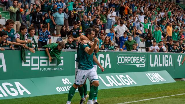 Racing Ferrol - Granada: TV, horario y cómo ver LaLiga Hypermotion online