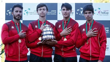 David Ayuela, Mario González, Pablo Llamas y Carlos Alcaraz, en el podio.