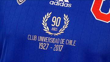 Así es la camiseta que lanzó la U para conmemorar los 90 años