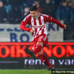 James, 71 minutos en el regreso de la Superliga de Grecia