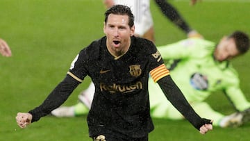 Soccer Football - La Liga Santander - Celta Vigo v FC Barcelona - Estadio de Balaidos, Vigo, Spain - October 1, 2020. Barcelona&rsquo;s Lionel Messi speaks celebrates their second goal. REUTERS/Miguel Vidal     TPX IMAGES OF THE DAY